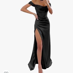 Women’s black off the shoulder mermaid prom dress with slit-satin corset